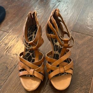 Jessica Simpson size 5.5 tan sandals